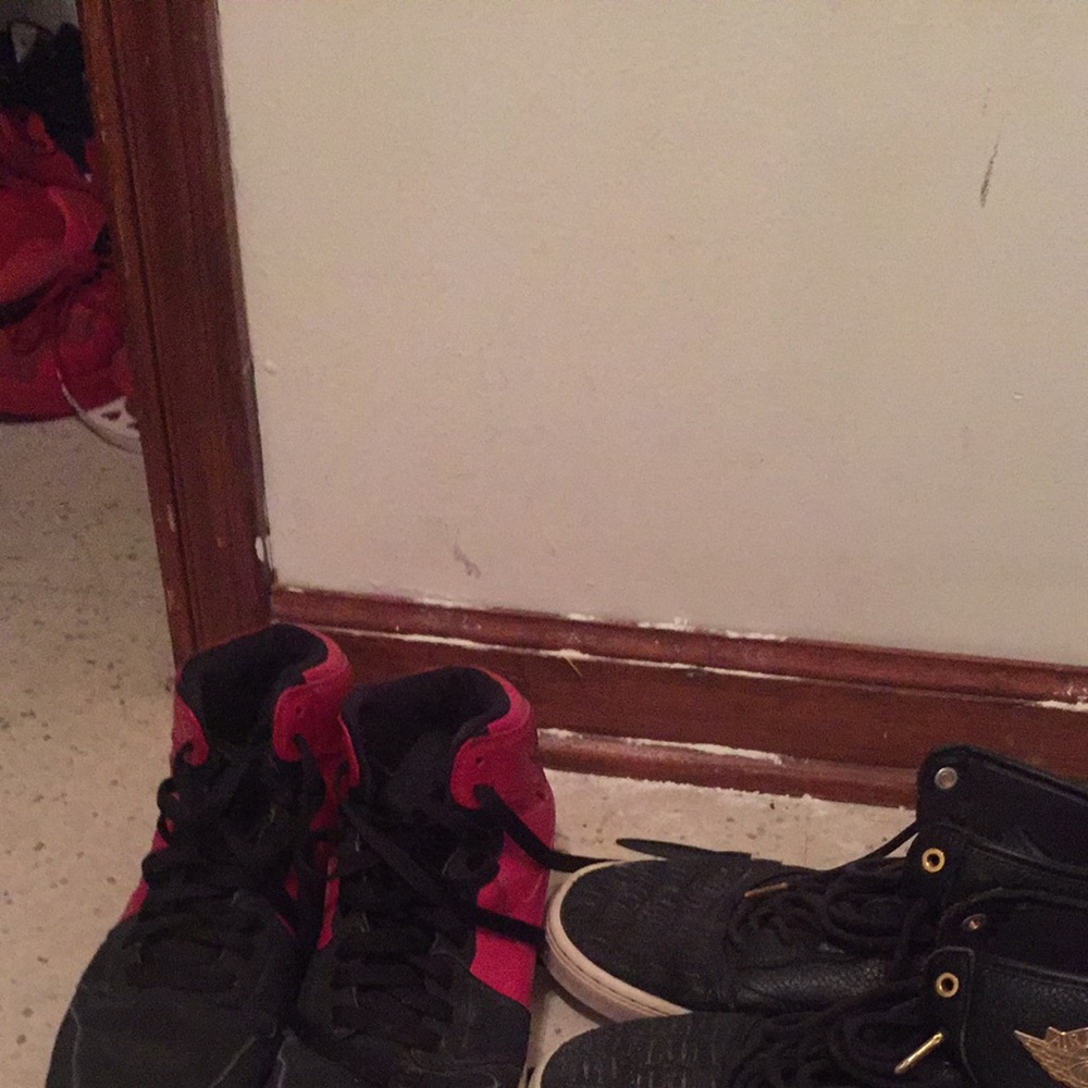 Air Jordan’s you get both shoes